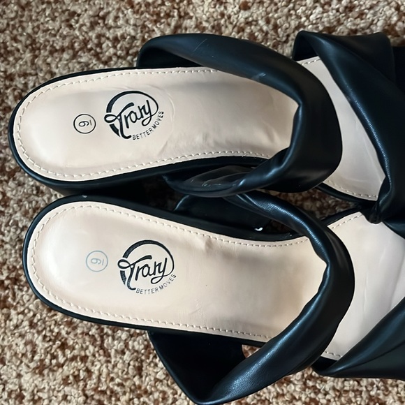 Trary Square Toe Heels - Picture 6 of 8